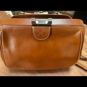 Patricia Nash Hand bag/ like new